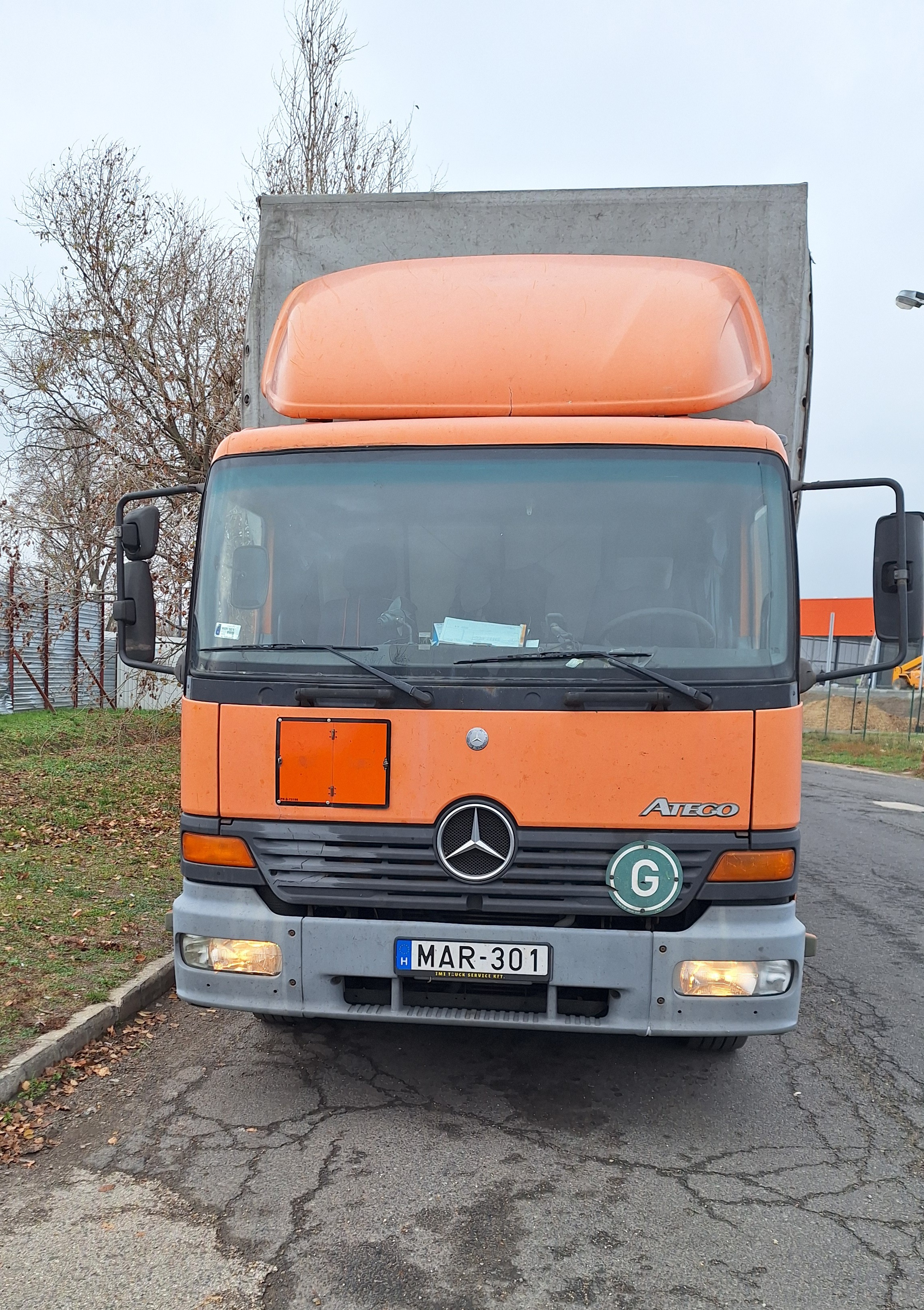 ADR Express teherautó – elölnézet